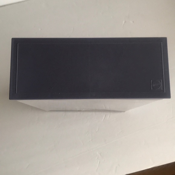 Cher timeless treasure Barbie - Picture 16 of 16